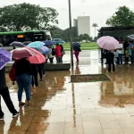 A entrada de frentes frias e a formação de corredores de umidade oriunda da Amazônia podem favorecer a ocorrência de dias consecutivos com chuva, amenizando a temperatura | Foto: José Cruz/Agência Brasil