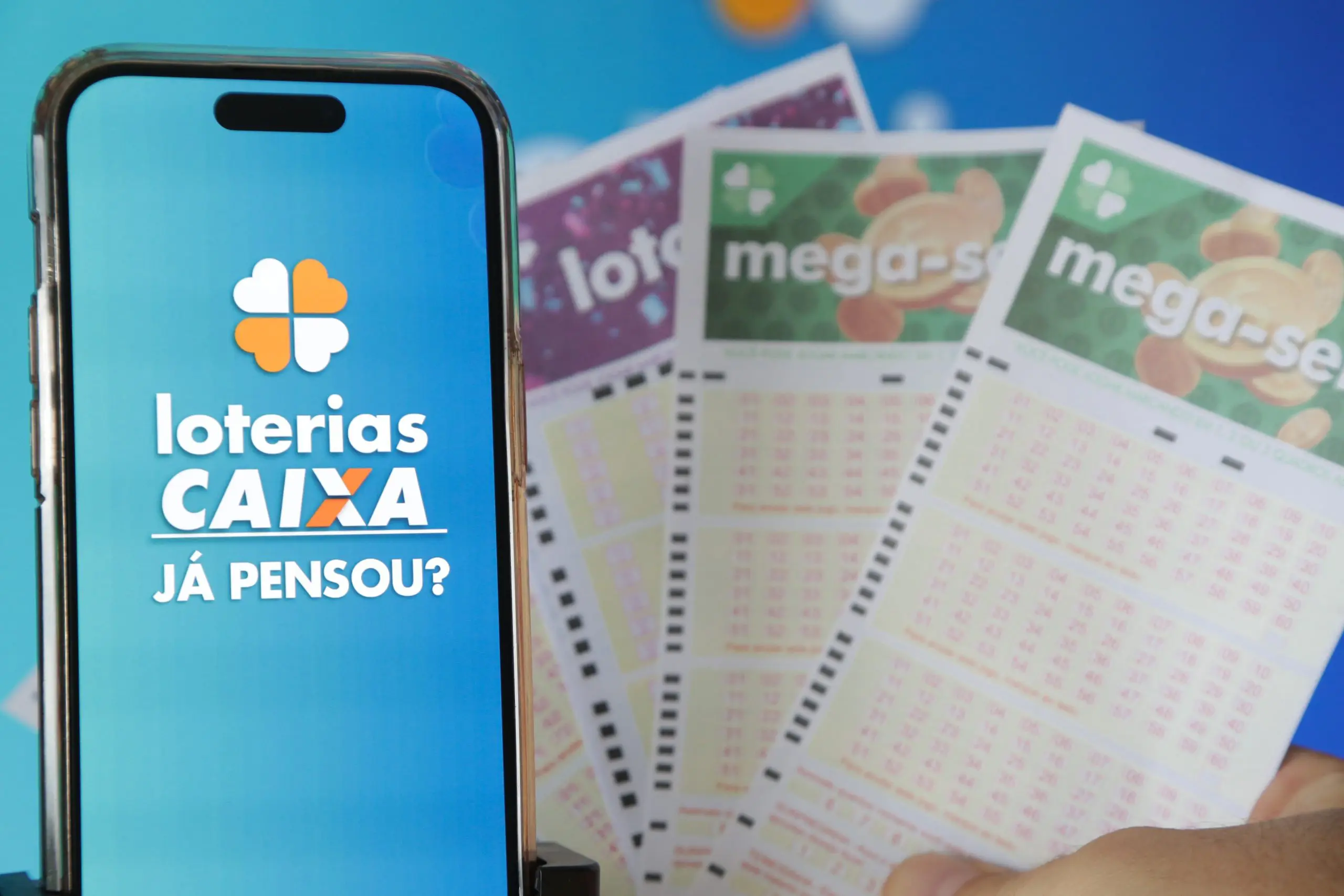 Caixa sorteia a Mega-Sena