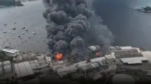 As proporções do incêndio na fábrica exigem trabalho prolongado dos bombeiros para garantir o resfriamento do local e evitar a volta do fogo | Foto: Governo do RJ/Divulgação