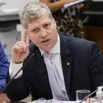 Van Hattem disse que Moraes ‘é um péssimo diplomata’, já que o trabalho do Itamaraty seria distensionar o ambiente | Foto: Divulgação/Câmara dos Deputados