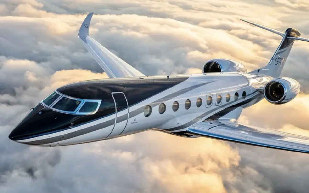 Em quase 18 horas de viagem, Neymar esteve a bordo do Gulfstream G700, um dos jatos mais luxuosos do mundo