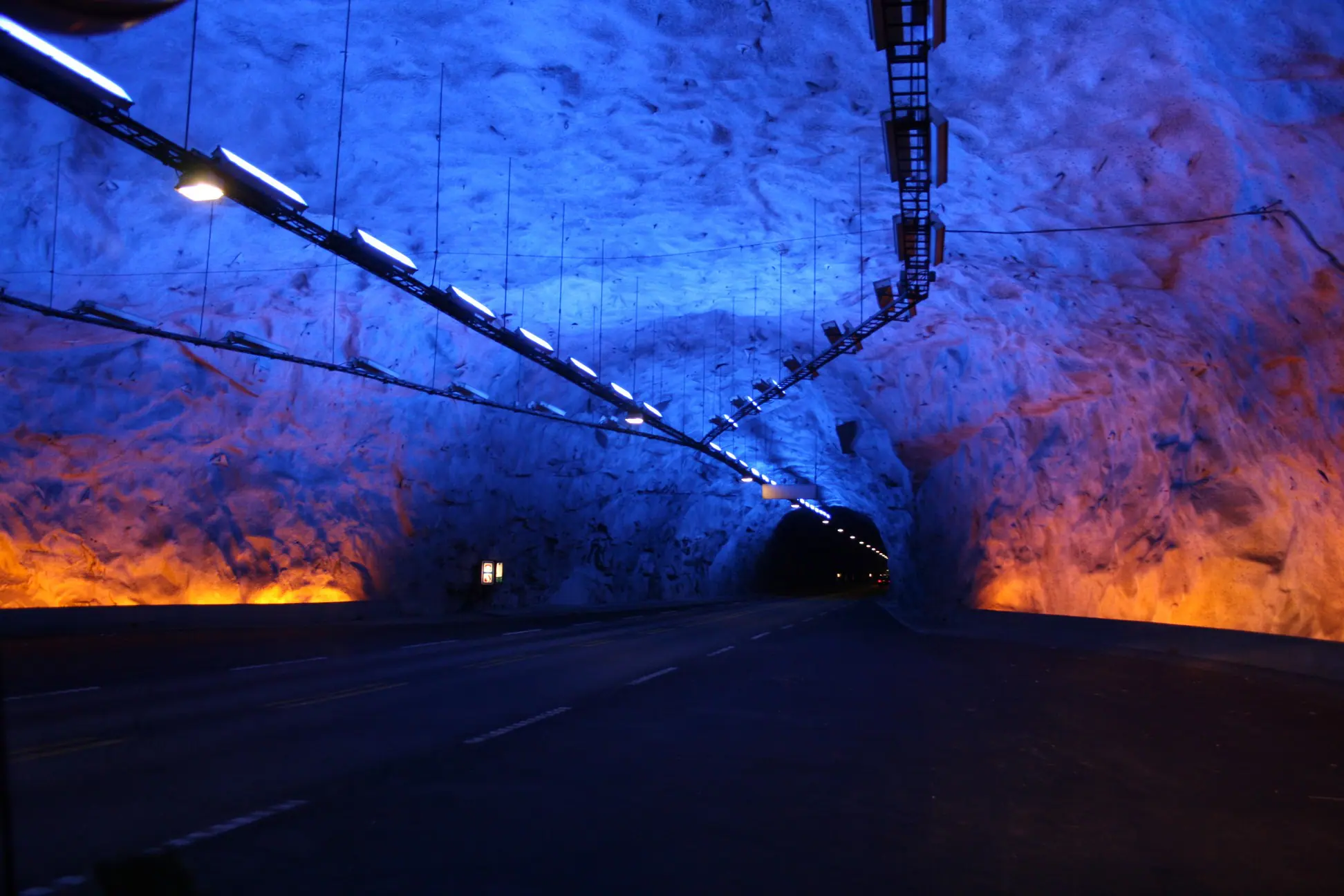 Túnel de Laerdal, na Noruega: entre os maiores e mais modernos do mundo | Foto: Reprodução/Redes sociais