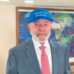Lula publica vídeo com boné