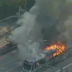 Ônibus pegou fogo com queda de avião | Foto: Reprodução/TV Record