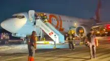 Avião foi levado para uma área de manutenção distante dos terminais de passageiros | Foto: Reprodução/X