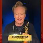 Oscar 2025 — Conan O'Brien estampa o pôster da cerimônia