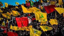 Apoiadores do Hezbollah em enterro