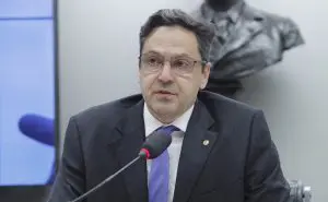 Parlamentar afirma que cortes representam “golpe silencioso” contra o orçamento impositivo e exigem resposta institucional | Foto: Mario Agra/Agência Câmara