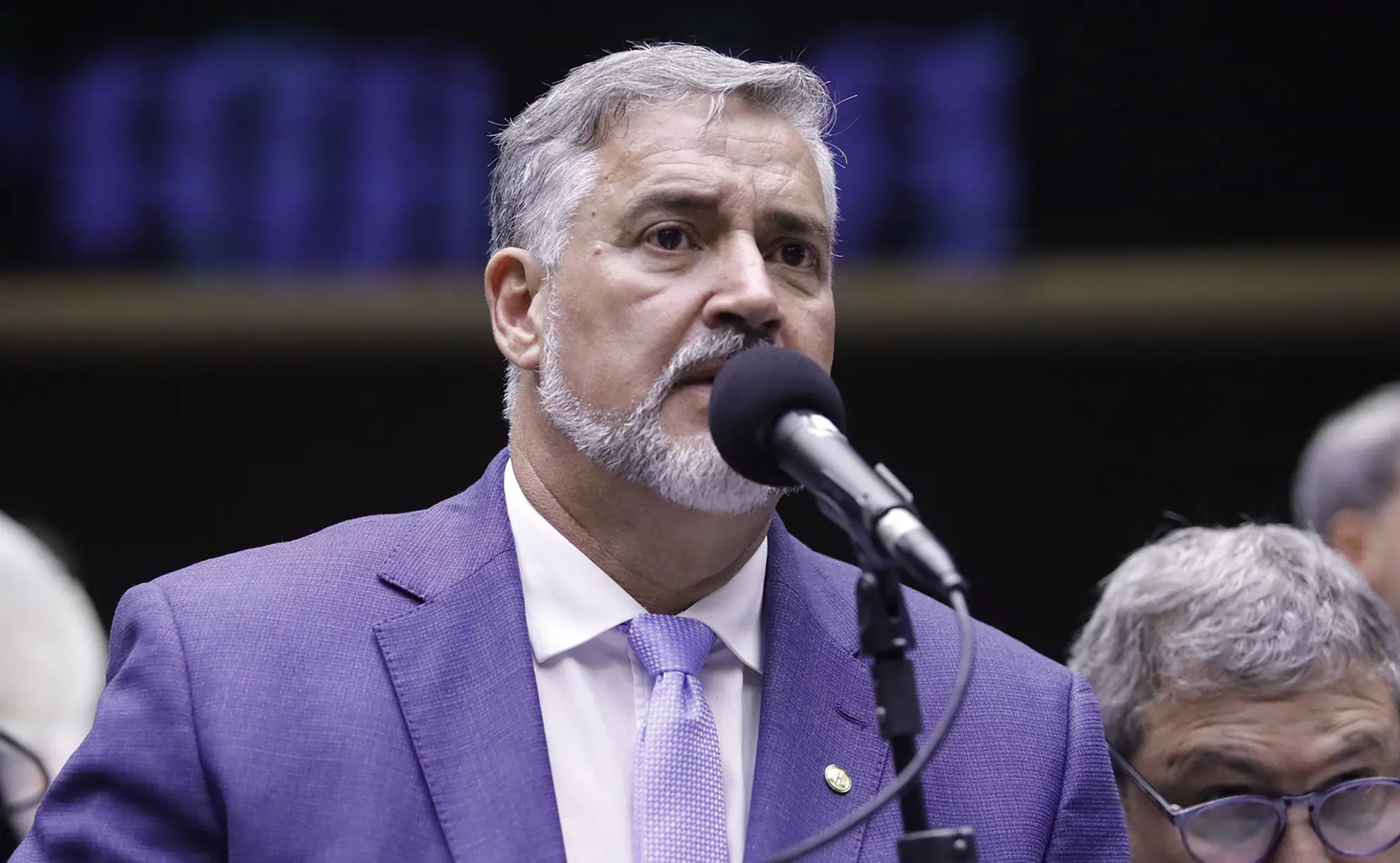 Segundo Pimenta, a presença do ex-presidente na embaixada levanta suspeitas sobre suas intenções de buscar refúgio diplomático | Foto: Mario Agra/Câmara dos Deputados