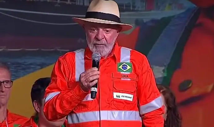 Lula durante cerimônia para promover o Programa de Renovação da Frota Naval do Sistema Petrobras | Foto: Reprodução/YouTube