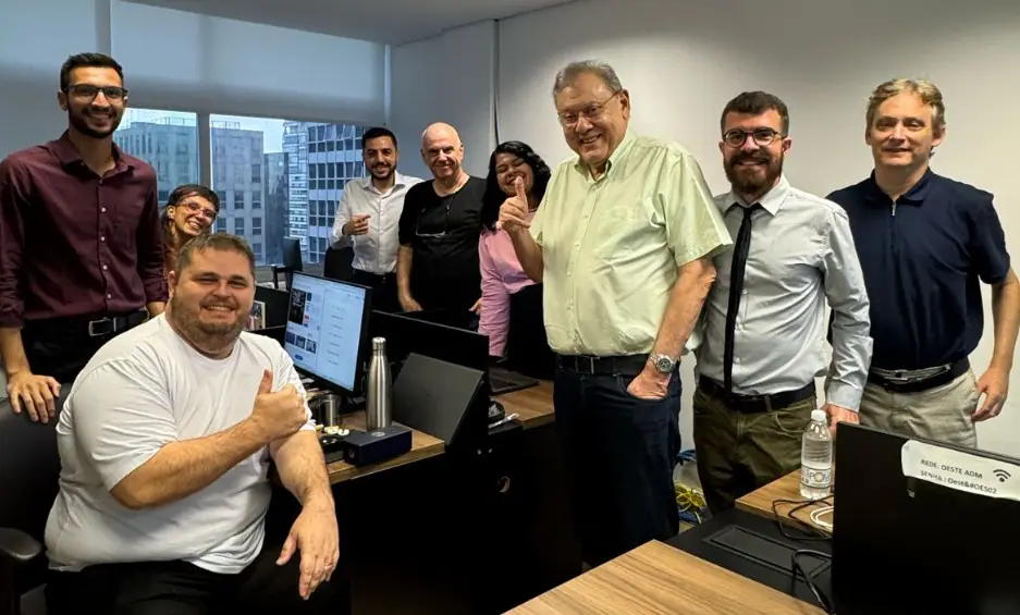 milton neves e parte da redação do site da revista oeste