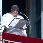 Bronquite impede fala de papa Francisco mais uma vez