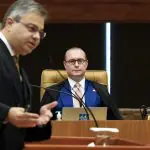 Ministro Cristiano Zanin, em sessão plenária do STF no dia 27.02.2025