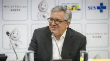 Ministro da Saúde, Alexandre Padilha, em reunião de transição com a equipe da pasta