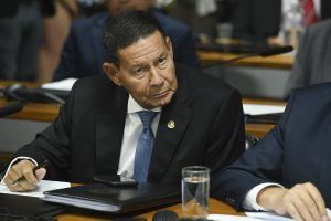 Defesa de Bolsonaro ficou responsável por convocar testemunhas, segundo Mourão | Foto: Jefferson Rudy/Agência Senado