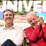 Chefe do Ministério da Educação (MEC), Camilo Santana (esq.), e presidente Luiz Inácio Lula da Silva (dir.)