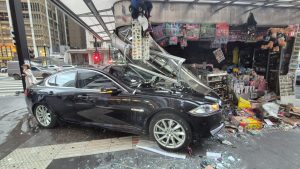 Marcos Arbaitman, de 86 anos, afirmou a Oeste que dirigia o veículo a 30 km/h, quando outro automóvel ‘o fechou’ na Avenida Paulista | Foto: Revista Oeste