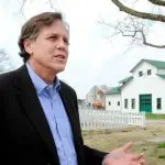 Aubrey Preston, de 65 anos e novo administrador da rede de casas de repouso: 'Papai vai envelhecer com dignidade' | Foto: Reprodução/Redes sociais