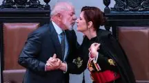 Lula da Silva cumprimenta a nova presidente do STM, Maria Elizabeth Rocha: troca de elogios | Foto: Reprodução/Twitter/X