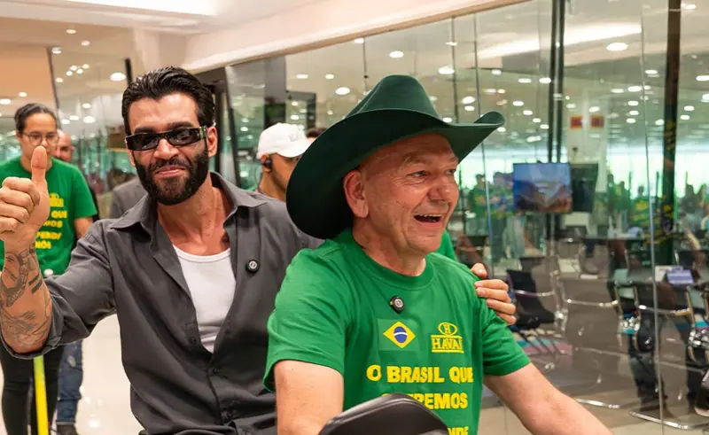 Cantor Gusttavo Lima e Luciano Hang, dono da Havan