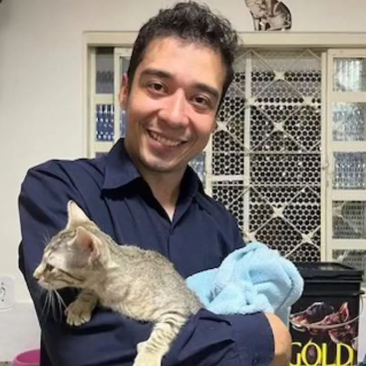 Carvalho selecionava gatos específicos e usava um discurso emotivo para convencer protetores e cuidadores a cederem os animais | Foto: Reprodução/Instagram