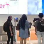 Passageiros na área de embarque da Silver Airways: dívidas, falência e cancelamento de voos | Foto: Reprodução/Redes sociais