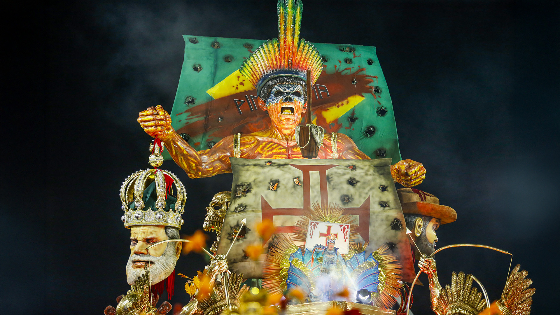 Dom Pedro II surge decapitado durante desfile de escola de samba | Foto: Paulo Pinto/Agência Brasil