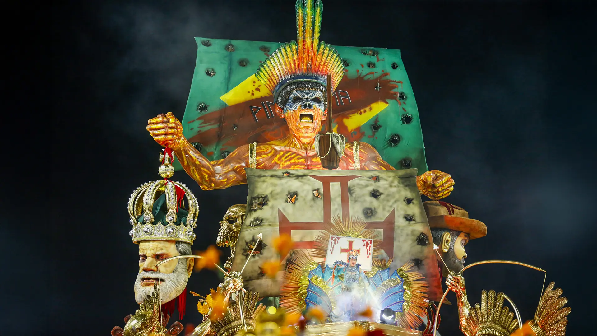 Dom Pedro II surge decapitado durante desfile de escola de samba | Foto: Paulo Pinto/Agência Brasil