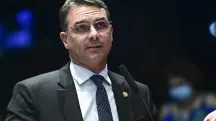 Senador Flávio Bolsonaro critica indiciamento de Carlos e vê ação da PF como resposta à movimentação eleitoral do clã Bolsonaro | Foto: Andressa Anholete/Agência Senado