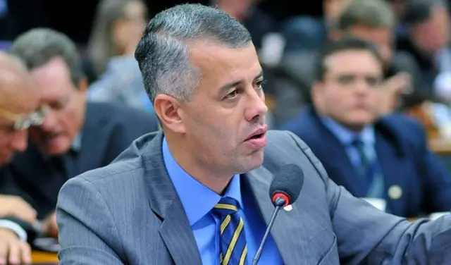 Evair Vieira de Melo afirma que o conteúdo do vídeo, que divulga o programa federal ‘Crédito do Trabalhador’, afronta diretamente o artigo 37 da Constituição Federal | Foto: Divulgação/Câmara dos Deputados