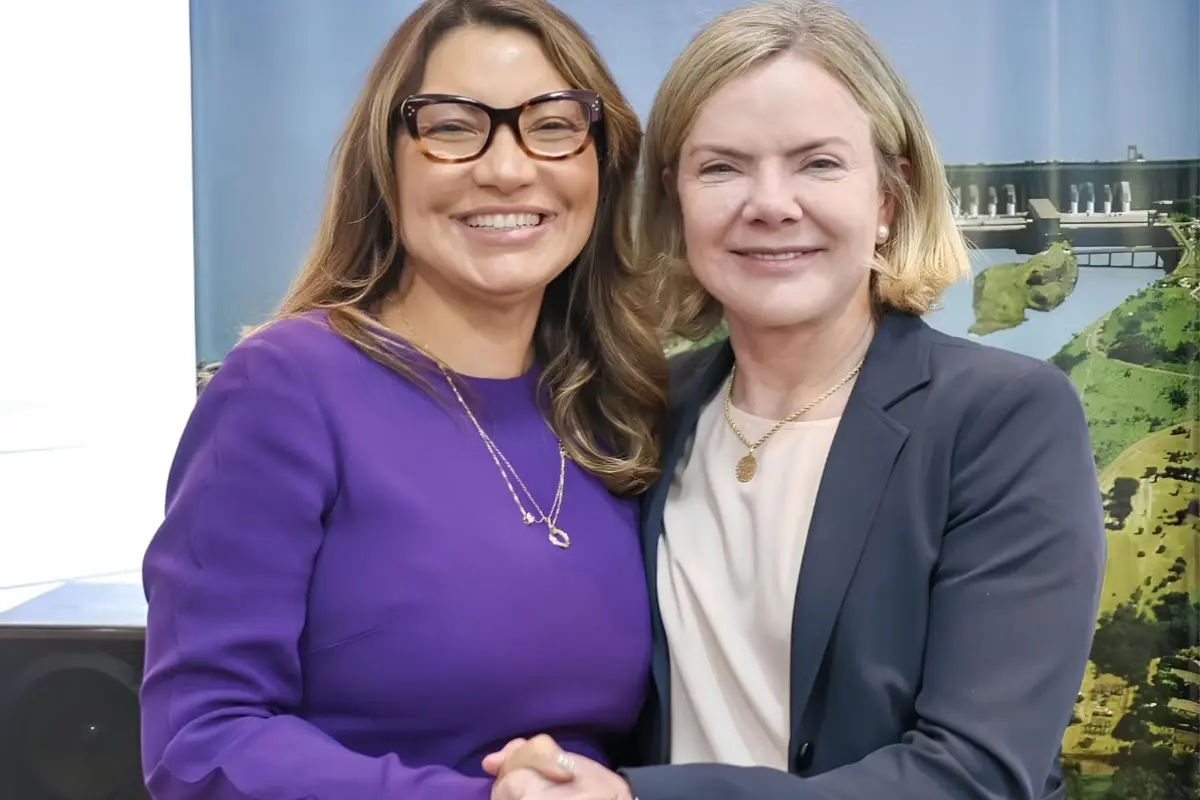 Sob críticas em razão dos gastos com viagens, Janja recebe o apoio da nova ministra de Lula, Gleisi Hoffmann | Foto: Reprodução/Twitter/X