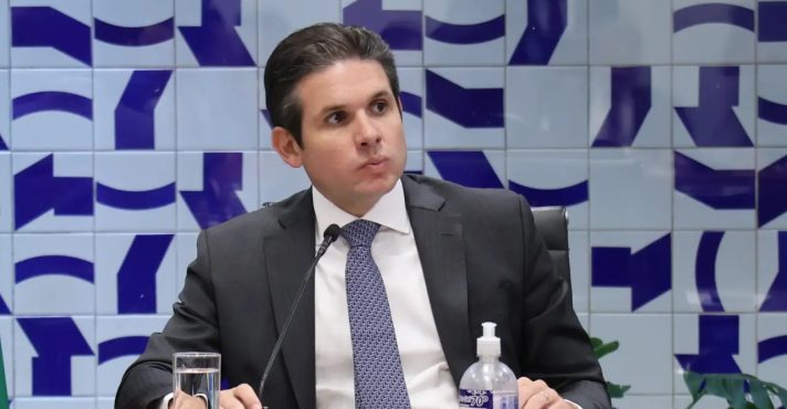 Hugo Motta, presidente da Câmara dos Deputados: depois de viagem com Lula, pressão de partidos para votar PL da anistia | Foto: Marina Ramos/Câmara dos Deputados)