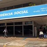 O problema surgiu porque o INSS, ao calcular benefícios como auxílios-doença e aposentadorias por invalidez entre 2002 e 2009, não excluiu as menores contribuições salariais | Foto: José Cruz/Agência Brasil
