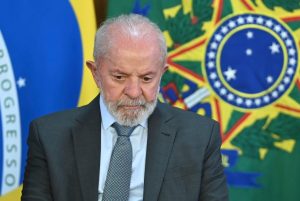 Lula, durante a cerimônia de assinatura de parcerias para fortalecimento da produção e inovação de vacinas e biofármacos no governo - 25/2/2025 | Foto: Ton Molina/FotoArena/Estadão Conteúdo