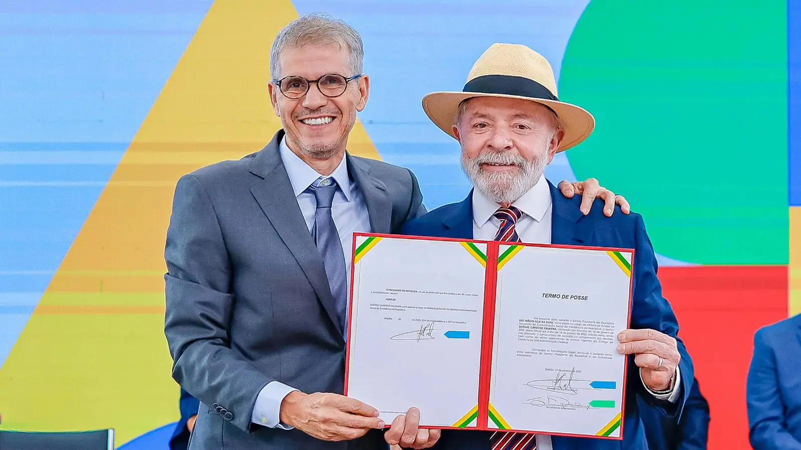 Lula na posse de Sidônio Palmeira, novo ministro da Secretaria de Comunicação e um dos assessores mais prestigiados no momento pelo presidente: os reflexos da crise de popularidade | Foto: Ricardo Stuckert / Presidência da República