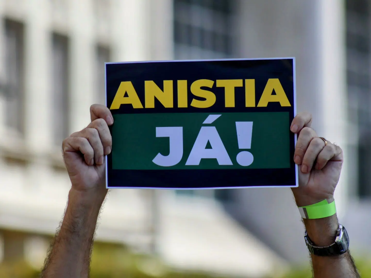 A manifestação pela anistia ocorreu neste domingo, 16, na Praia de Copacabana, no Rio de Janeiro | Foto: Alex Ribeiro/Agência de Fotografia/Estadão Conteúdo