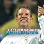 Já na versão satírica, Haddad é representado como 'Cristiano Taxado', um ministro que 'carrega impostos, tributos e taxas'. 'Ele taxa a família brasileira', diz o narrador fictício | Foto: Reprodução/Redes sociais