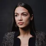 Alexandria Ocasio-Cortez, do Partido Democrata, respondeu às alegações em suas redes sociais. Ela afirmou que as despesas mencionadas não envolvem dinheiro público | Foto: Reprodução/X