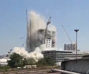 Prédio desaba depois de forte terremoto atingir Tailândia, Mianmar e China