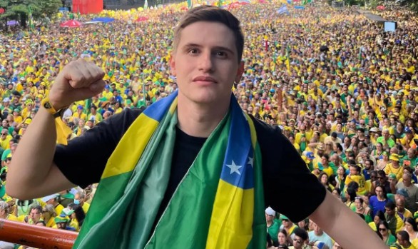 Além disso, a proposta de Lucas Pavanato veta o encontro de foliões em algumas áreas residenciais da cidade de São Paulo | Foto: Reprodução/Instagram