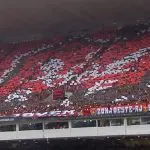 Torcedores do Flamengo fazem mosaico no Maracanã: fâs rubro-negros seguem sendo a maioria no futebol brasileiro | Foto: Reprodução/Twitter/X