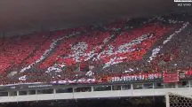 Torcedores do Flamengo fazem mosaico no Maracanã: fâs rubro-negros seguem sendo a maioria no futebol brasileiro | Foto: Reprodução/Twitter/X
