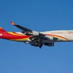 Avião de companhia aérea chinesa que esteve em Montevidéu para coletar uma inusitada carga: touros reprodutores, enviados como gesto simbólico de proximidade com os asiáticos | Foto: Reprodução/Redes sociais