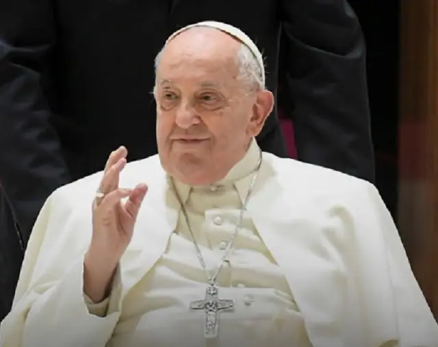 Papa Francisco estável Vaticano