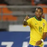 Ex-atacante Robinho, que atuou pela seleção brasileira, tenta soltura no STF