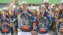 Presidente do Senado, Davi Alcolumbre, e a mulher, Liana Andrade, durante desfile da Império da Zona Norte, em Macapá | Foto: Reprodução/Redes sociais