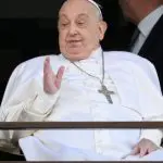 Papa Francisco ficou próximo da morte e tratamento quase foi interrompido