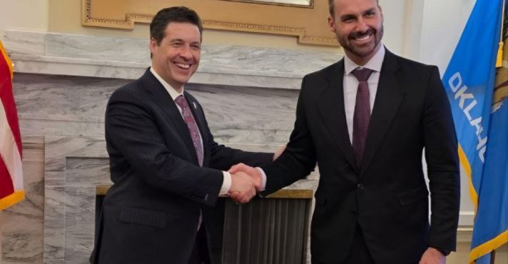 Eduardo Bolsonaro fez milagre, diz deputado do RS: ‘fazer petista virar patriota’
