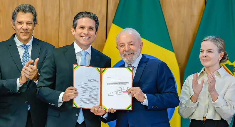 hugo motta e lula - IR