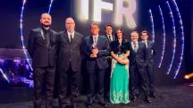 Tarcísio recebe prêmio